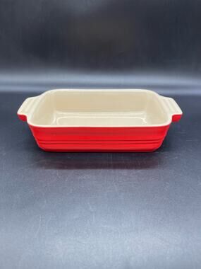 LeCreuset 18-24 Red Rectangular Stoneware Casserole Baking Dish 9" x 5"